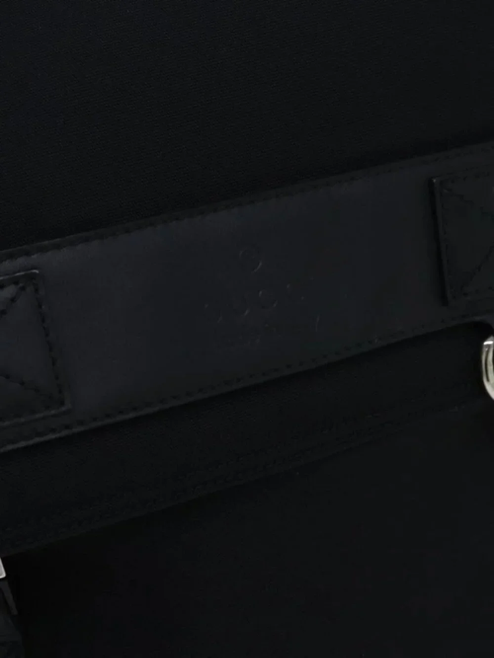 Gucci brand	gucci color	black